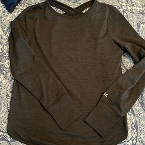 DSG active wear shirt in black. Size XS (6-7)